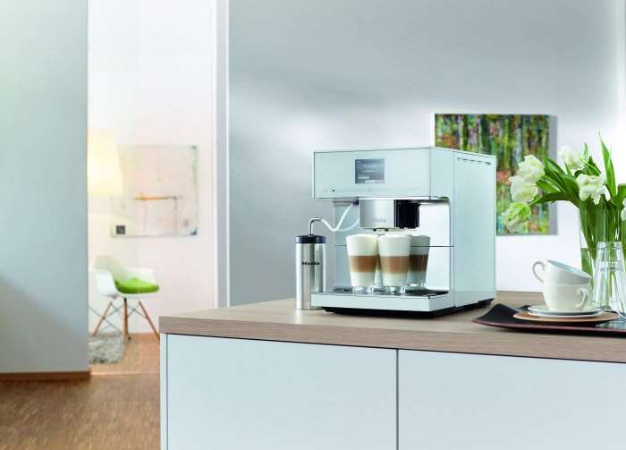 Miele CM7500 Macchina per il caffè touchscreen LCD